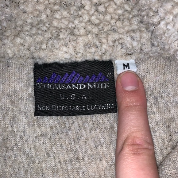 Tan fleece sweater (pockets) - Picture 4 of 4